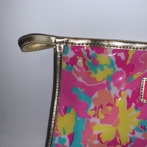 Lilly Pulitzer X Estée Lauder Pink Makeup Bag - Picture 2 of 13